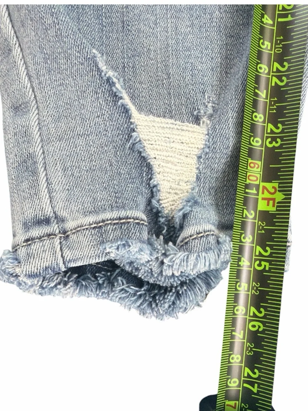 KanCan |Size 13/30 |Distressed |Light Wash Jeans |Frayed Hem - Picture 12 of 12
